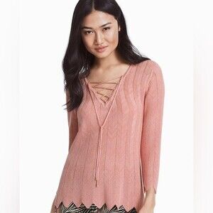 White House Black Market Lightweight Lace-up Herringbone Sweater in Pink. Size L
